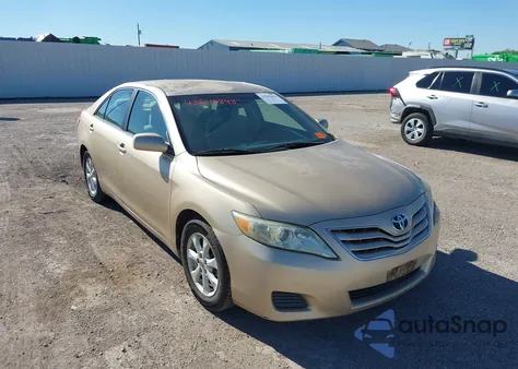 2011 Toyota Camry Le z USA, uszkodzony, nr VIN 4T1BF3EK8BU609587